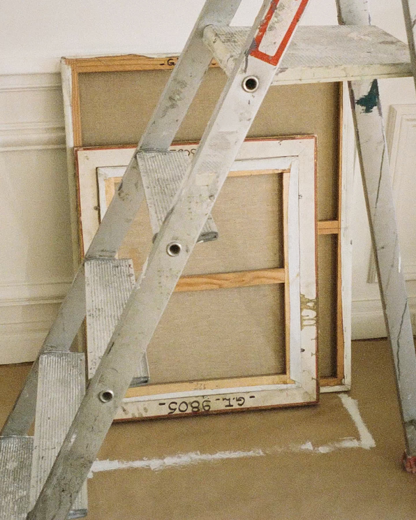 24/7 by Zara, a still of a sculptural studio interior.