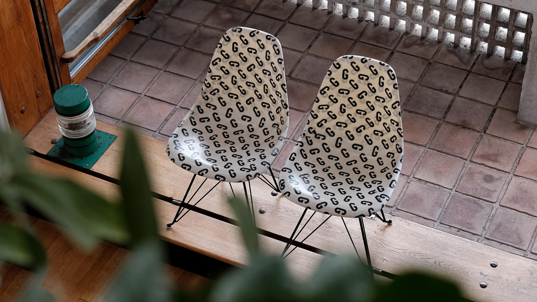 Goudron chairs arranged on a terrace at Cité Radieuse for Goudron.